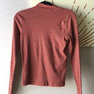 Stripped turtle neck